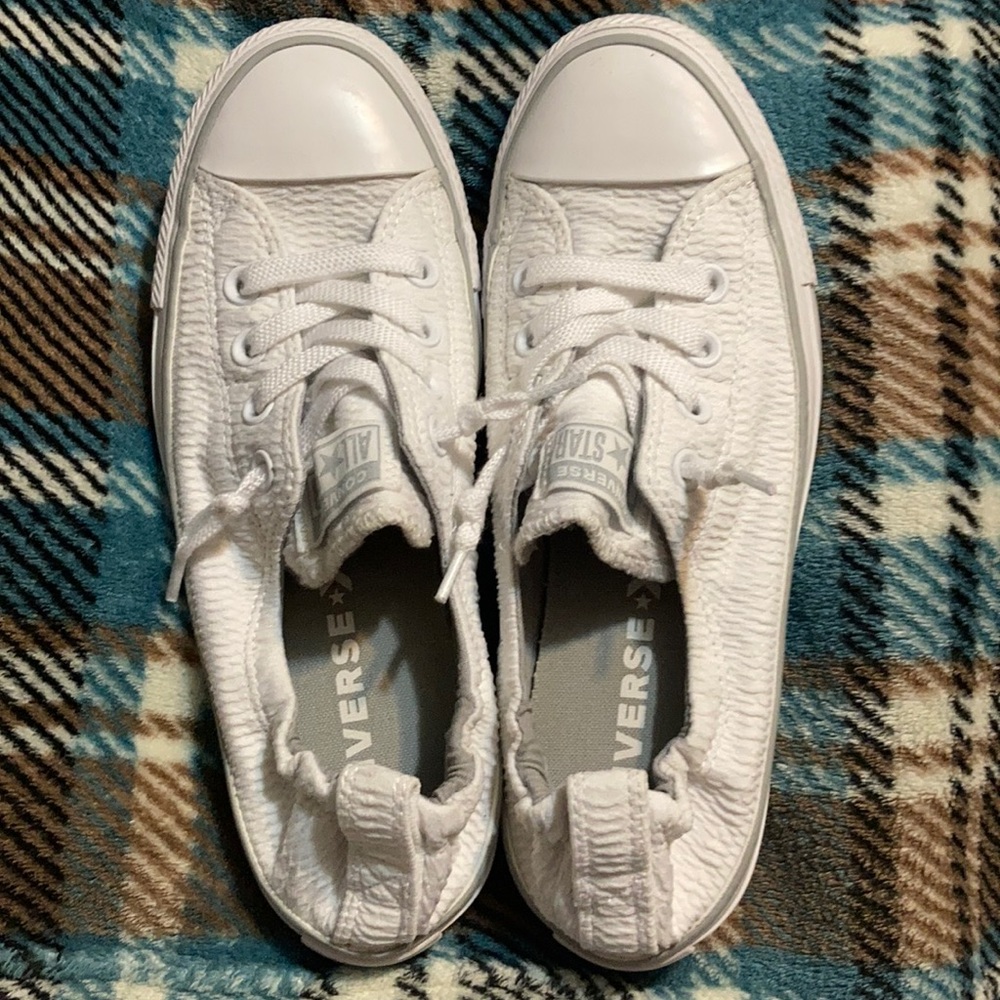 White converse All Star.